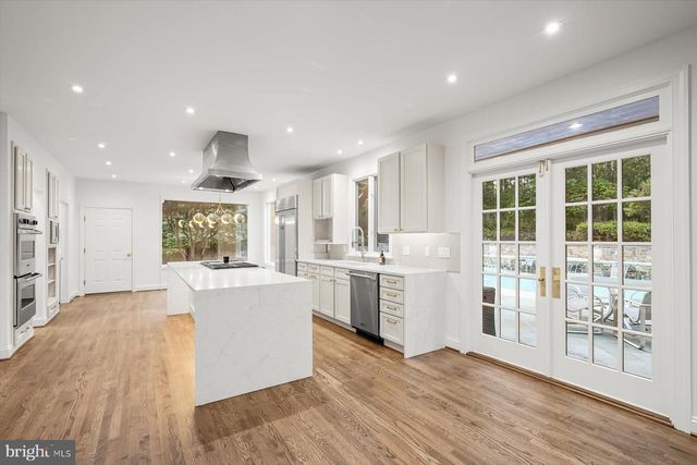 1404 WYNHURST LN, Vienna, VA 22182