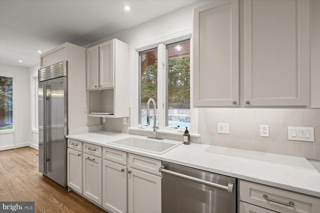 1404 WYNHURST LN, Vienna, VA 22182