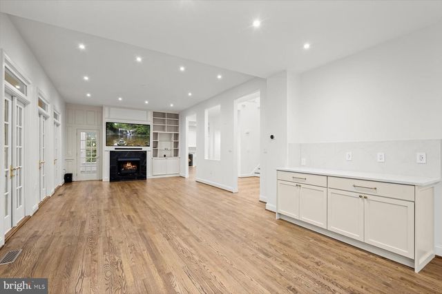 1404 WYNHURST LN, Vienna, VA 22182