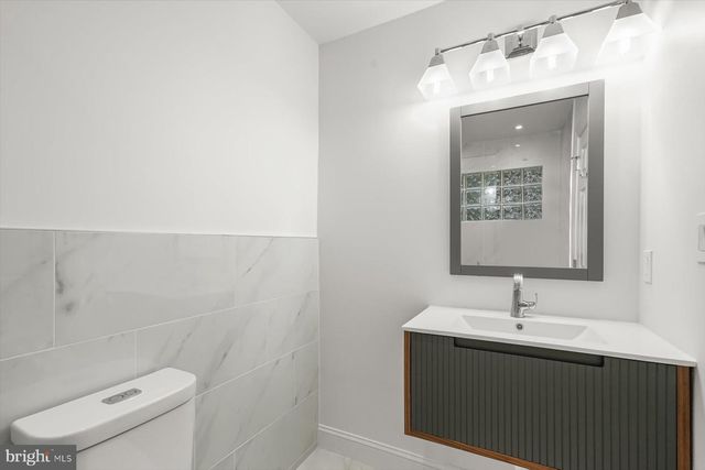 1404 WYNHURST LN, Vienna, VA 22182