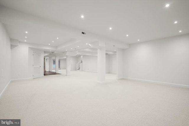 1404 WYNHURST LN, Vienna, VA 22182