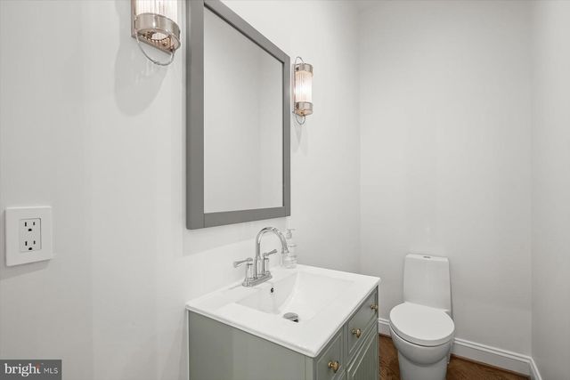 1404 WYNHURST LN, Vienna, VA 22182