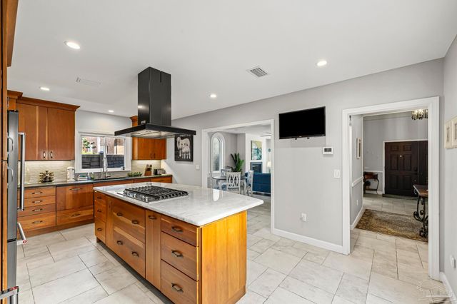 129 Country Club Rd, Pensacola, FL 32507