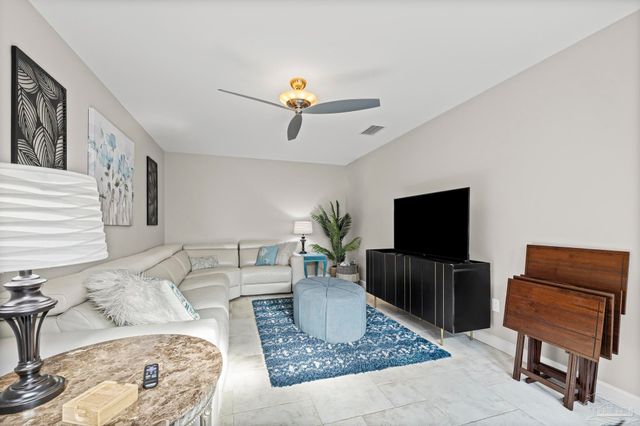 129 Country Club Rd, Pensacola, FL 32507