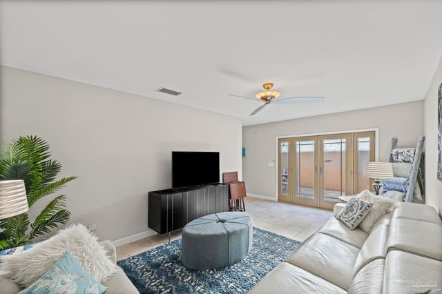 129 Country Club Rd, Pensacola, FL 32507