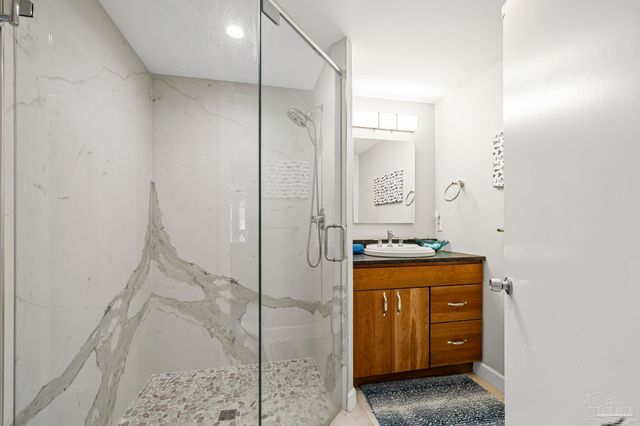 129 Country Club Rd, Pensacola, FL 32507