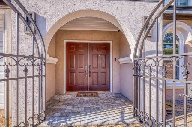 129 Country Club Rd, Pensacola, FL 32507