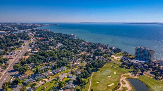 129 Country Club Rd, Pensacola, FL 32507