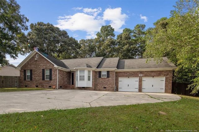 325 Barefoot Road, Fayetteville, NC 28306