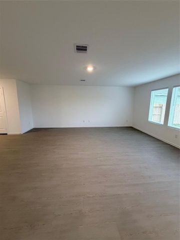 18712 Loom Drive, Conroe, TX 77306