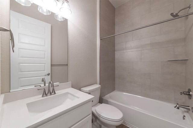 625 Birch LN, Cottonwood Shores, TX 78657