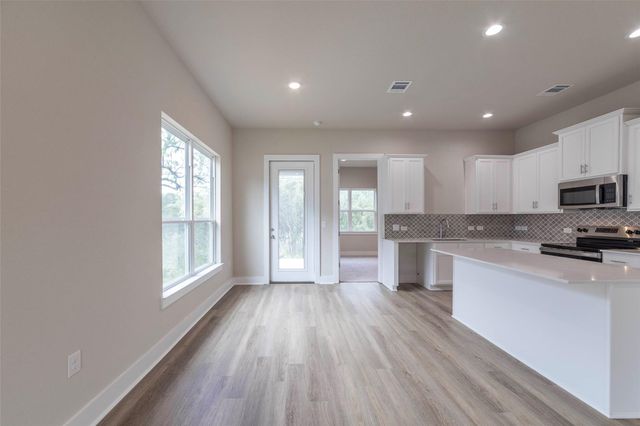625 Birch LN, Cottonwood Shores, TX 78657