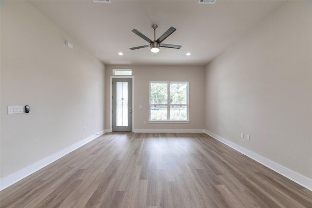 625 Birch LN, Cottonwood Shores, TX 78657