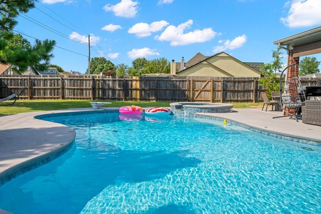 1432 N Yellowood Avenue, Broken Arrow, OK 74012