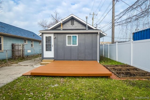 630 Ardmore Drive, Ferndale, MI 48220