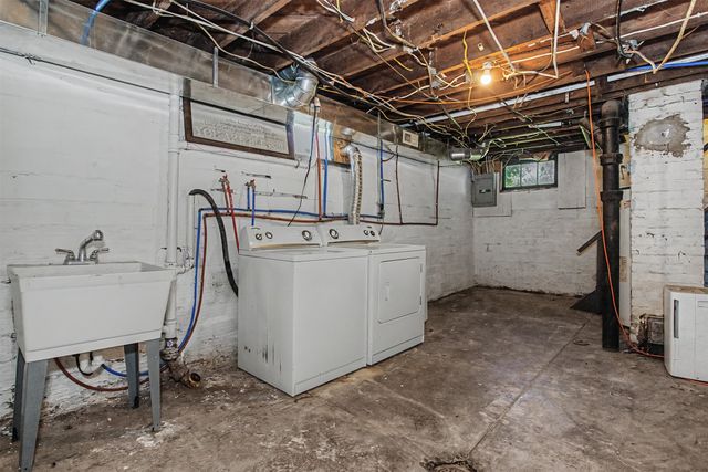 803 W 9th Street, Boone, IA 50036