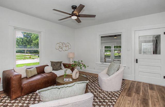803 W 9th Street, Boone, IA 50036