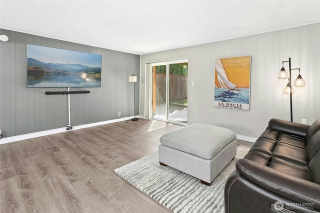 12563 SE 71st Street, Newcastle, WA 98056