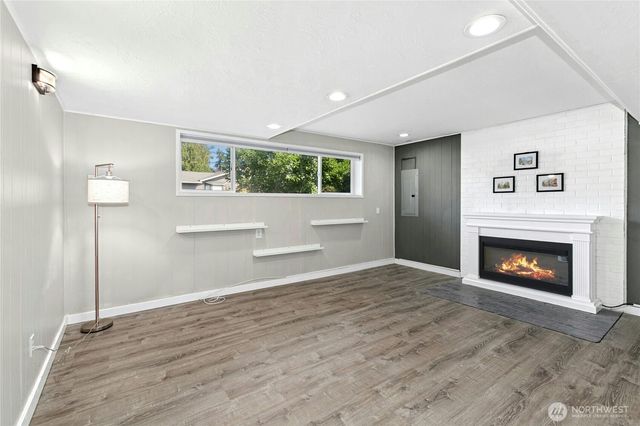 12563 SE 71st Street, Newcastle, WA 98056