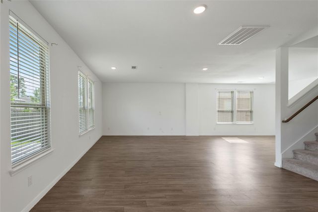 229 Seven Pines Drive, Conroe, TX 77378