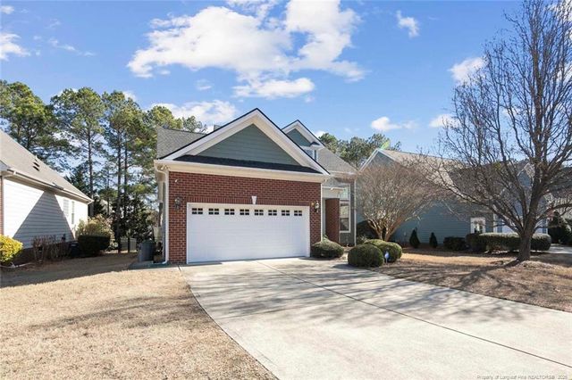 98 Cottswold Lane, Spring Lake, NC 28390