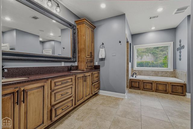 2321 Grand Oaks Cove, Jonesboro, AR 72404