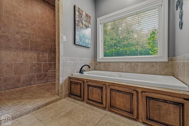 2321 Grand Oaks Cove, Jonesboro, AR 72404