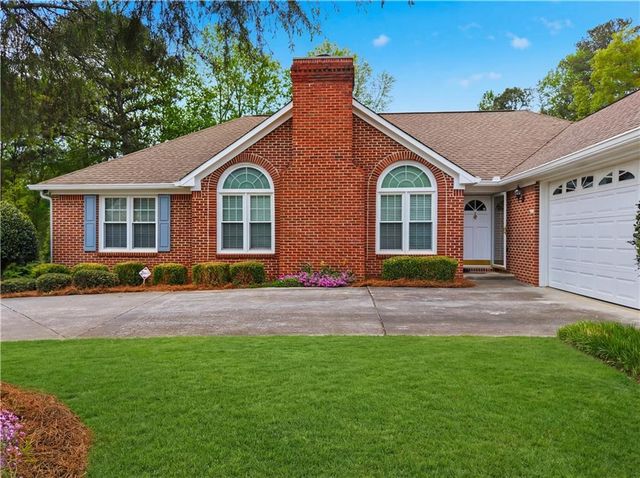 3120 Lakecrest Drive, Dacula, GA 30019