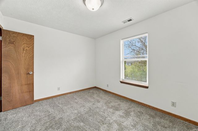 2422 Temple W Court, West Lafayette, IN 47906