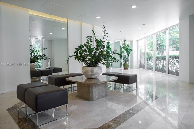 1621 Bay Rd 807, Miami Beach, FL 33139