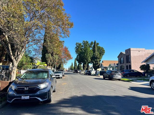 711 W 41st Street, Los Angeles, CA 90037