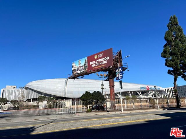 711 W 41st Street, Los Angeles, CA 90037