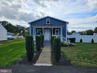 16 E 7TH AVE, Pine Hill, NJ 08021