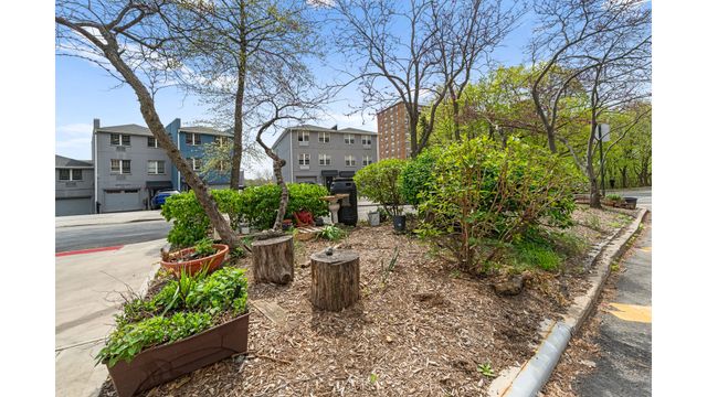 3585 GREYSTONE Avenue # 3E, New York City, NY 10463