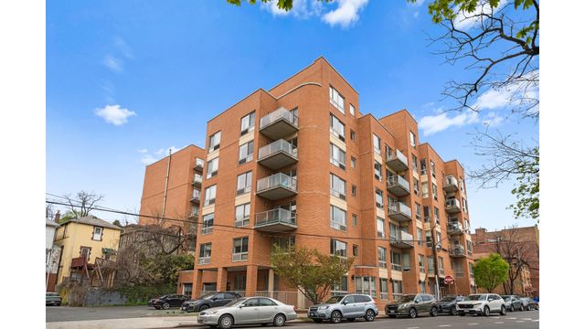 3585 GREYSTONE Avenue # 3E, New York City, NY 10463