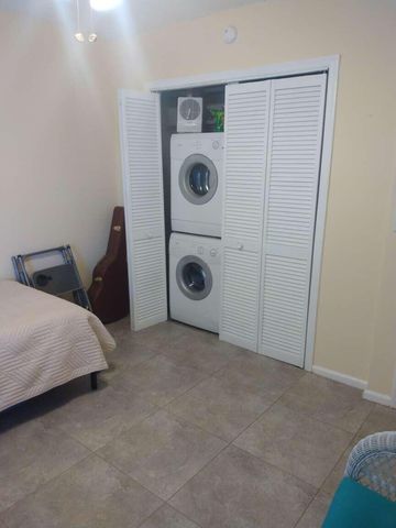 2180 NE 67th Street 721, Fort Lauderdale, FL 33308