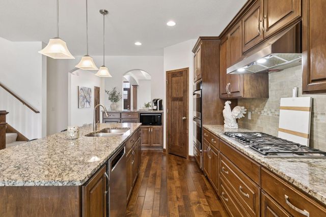 17118 Hollyhock Court, Lakeville, MN 55044