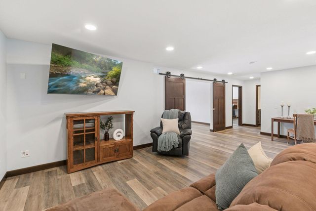 17118 Hollyhock Court, Lakeville, MN 55044