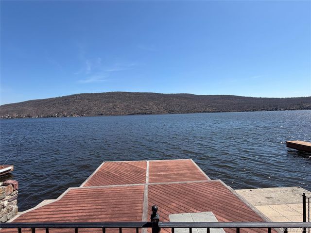 410 Jersey Avenue, Greenwood Lake, NY 10925