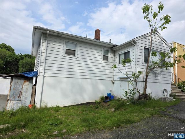 124 Main Street back, Lodi, NJ 07644