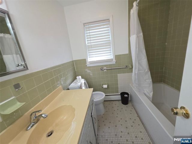 124 Main Street back, Lodi, NJ 07644
