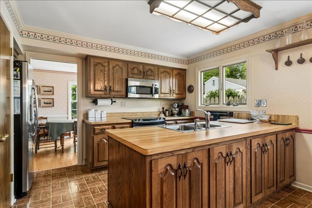 344 Wisconsin Avenue, Barrington, IL 60010