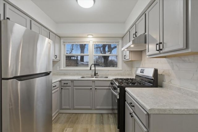 8917 S Cottage Grove Avenue 2E, Chicago, IL 60619