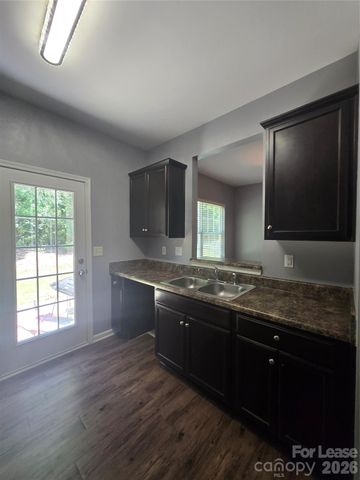 9116 Bradstreet Commons Way, Charlotte, NC 28215