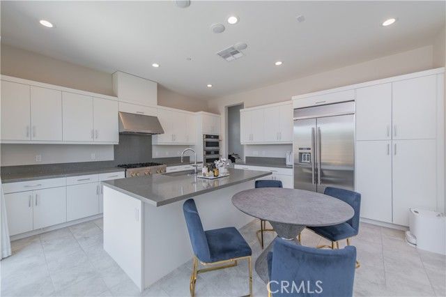 111 Fremont, Lake Forest (el Toro), CA 92630