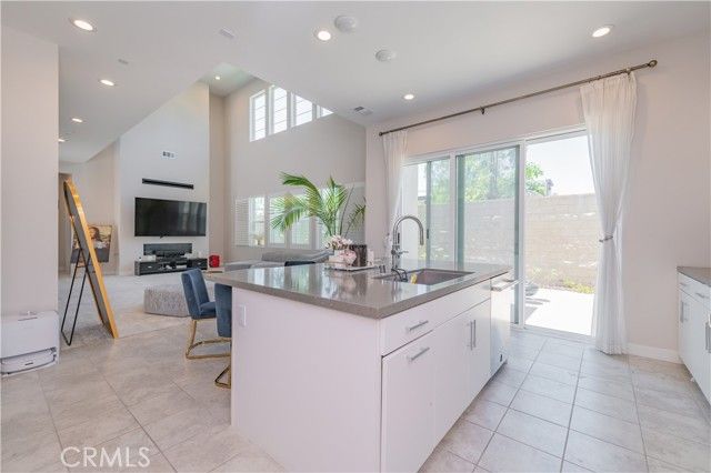 111 Fremont, Lake Forest (el Toro), CA 92630