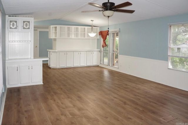 1 Jessilea Road, Conway, AR 72034