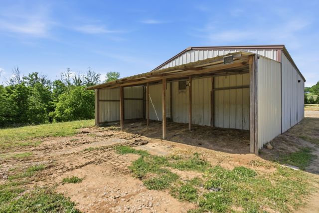 1167 John Sharp Rd, Columbia, TN 38401