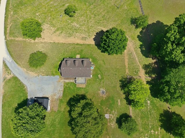 1167 John Sharp Rd, Columbia, TN 38401