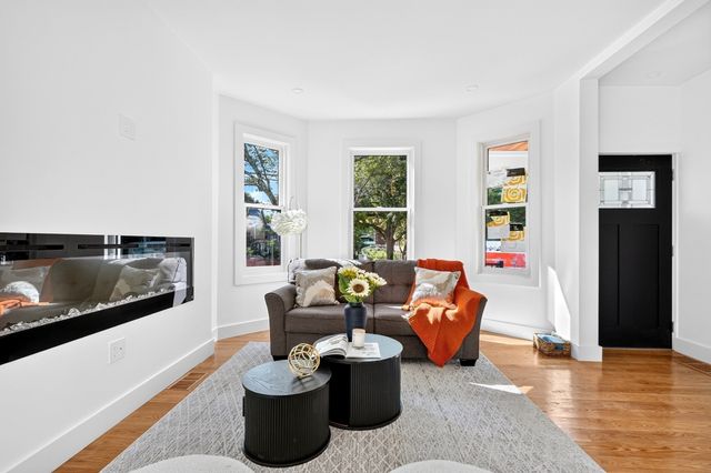46 Walden St 46, Cambridge, MA 02140